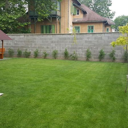 Balaton&Center Wellness Apartman Siófok Buitenkant foto